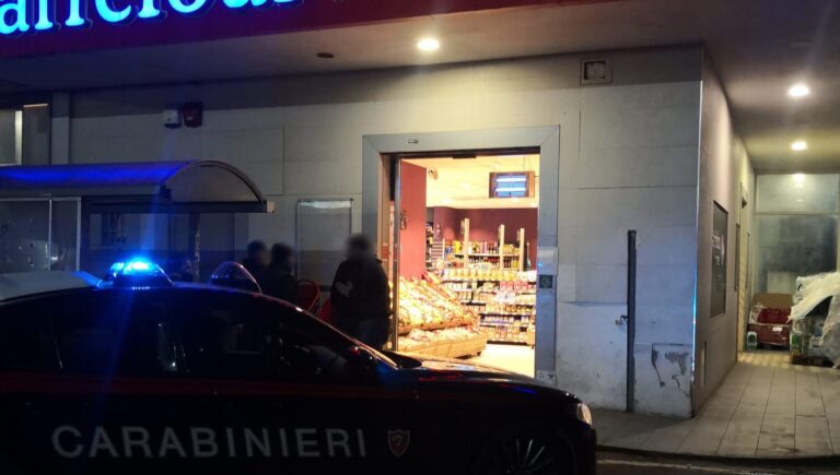 Colpo in un supermercato h24, indagano i Carabinieri