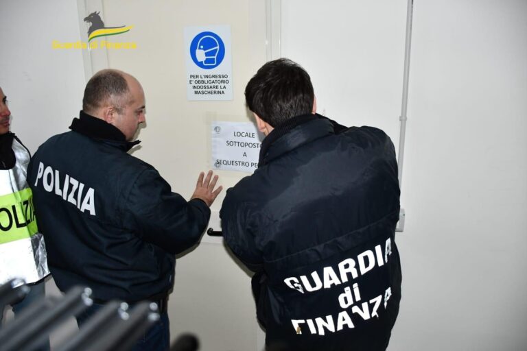 Quattro euro all’ora, pranzo sul banco di lavoro e un solo bagno: l’Irpinia “scopre”il caporalato