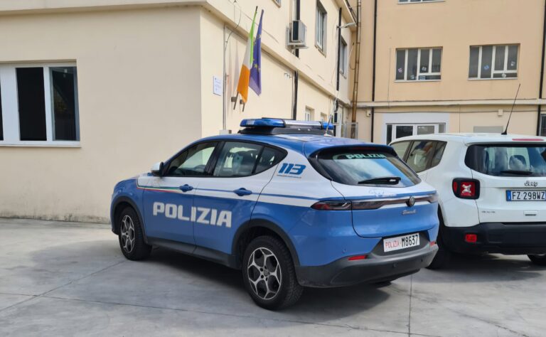 Un furto semplice o i malviventi volevano portare via i server della videosorveglianza