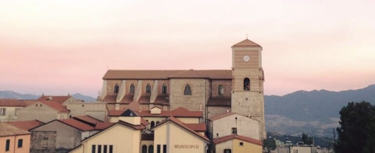 Tribunali, l’appello dell’Alta Irpinia “Ci rivolgeremo alla premier Meloni”. E la replica a Franza: “Toni inaccettabili”