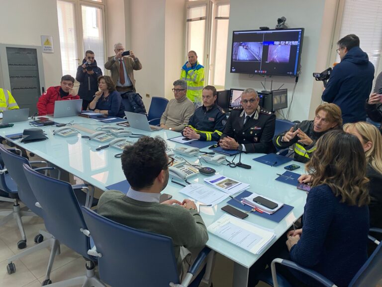 VIDEO-FOTO/ Esercitazione di emergenza nella galleria “Scampitella” sull’A16