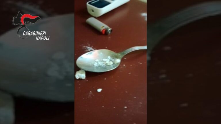 Crack e cocaina, un video del pusher per invogliare il cliente: vedi squaglia..
