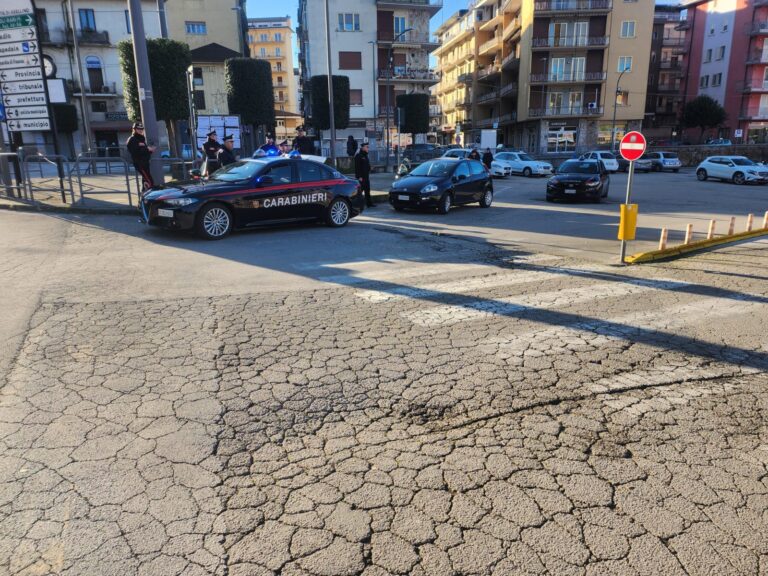 FOTO/ Operazione ad “Alto Impatto” dei Carabinieri in città: posti di blocco e un elicottero