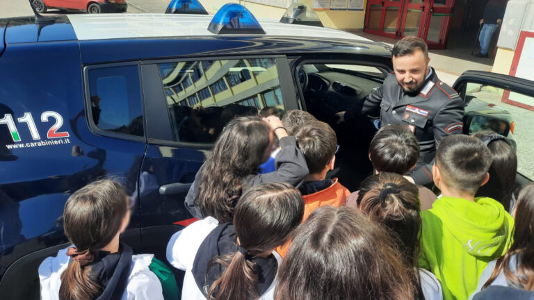 FOTO/ I Carabinieri proseguono in Irpinia gli incontri di prossimità con studenti e anziani