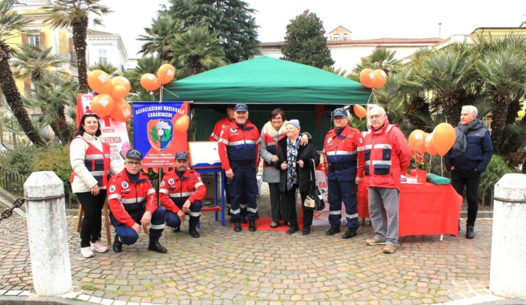 Gardenie e ortensie per la ricerca: a San Giorgio del Sannio in prima linea Aism e Associazione Nazionale Carabinieri