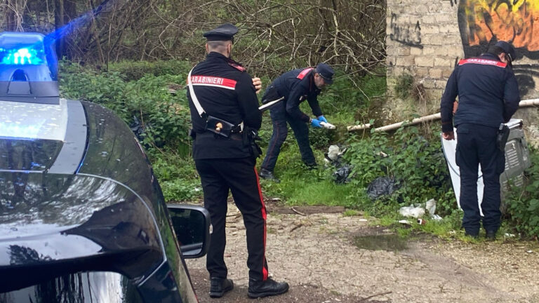 Carabinieri, tutela ambientale: indagini in corso per risalire ai responsabili dell’abbandono di rifiuti in area vincolata