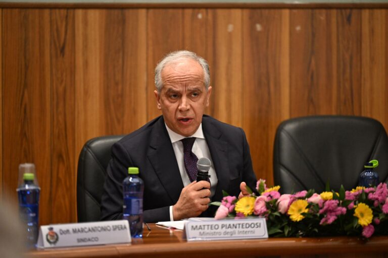 Piantedosi ribadisce: “Io presidente Campania? Meglio l’Avellino in Serie A”