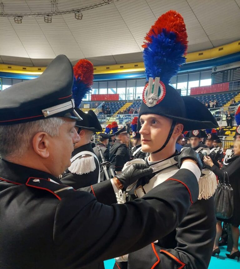 Sempre pronti a intervenire: padre e figlio Carabinieri arrestano una borseggiatrice a Torino