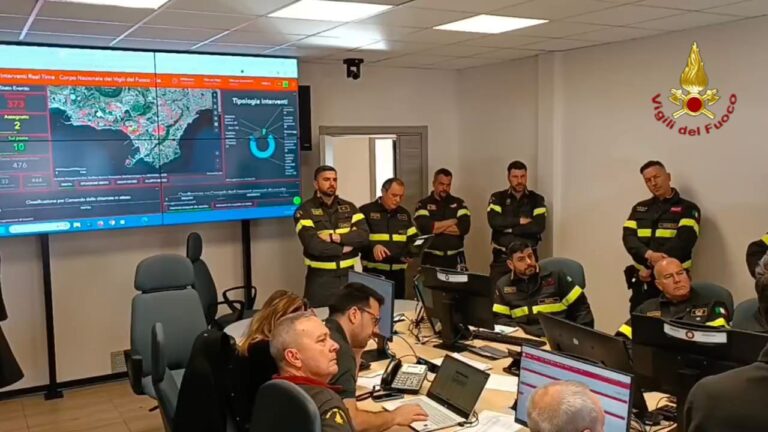 Terremoto Campi Flegrei: oltre 1.100 interventi dei Vigili del Fuoco