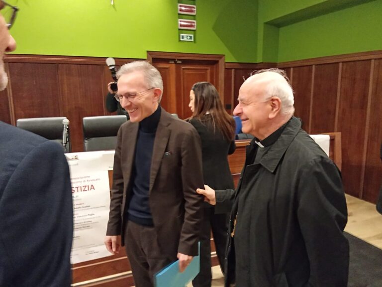 Monsignor Paglia: Papa Francesco sta meglio, il mondo è smarrito ha bisogno della sua voce