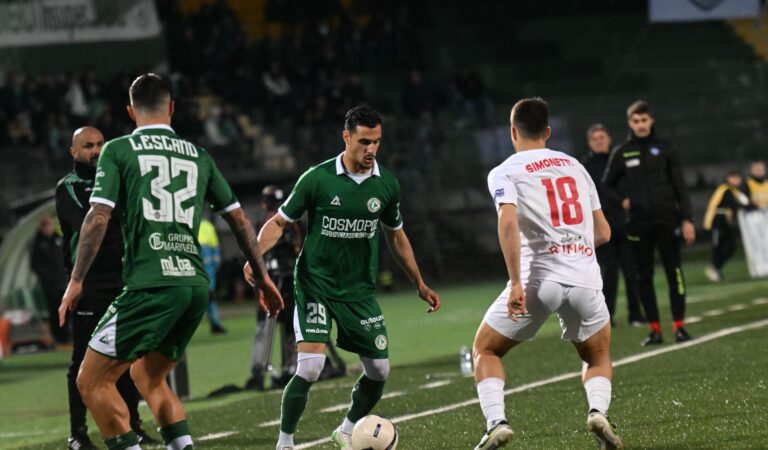 L’esorcismo di Palumbo scaccia le Streghe: l’Avellino si prende il derby