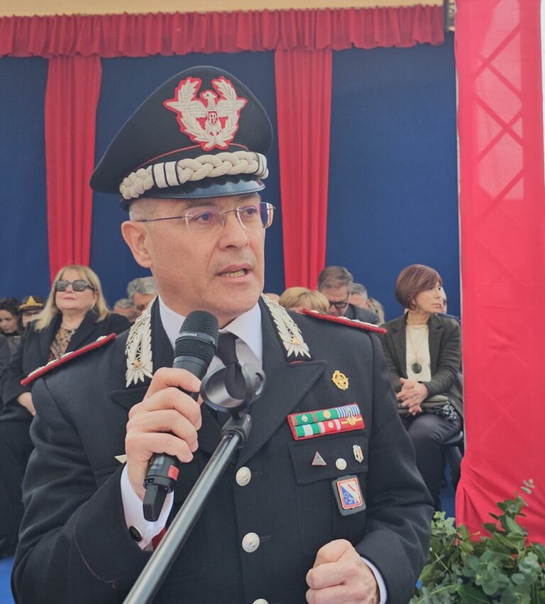 Generale di Divisione Canio Giuseppe La Gala in visita alla Compagnia Carabinieri di Montesarchio