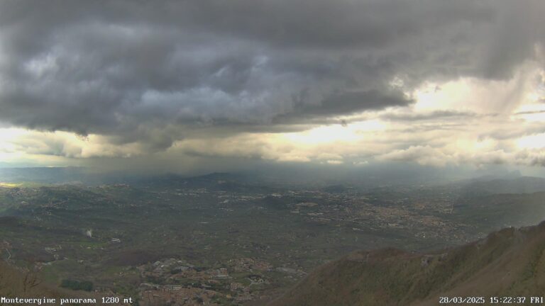 Meteo: forti rovesci di pioggia in arrivo, grandine a Montefalcione