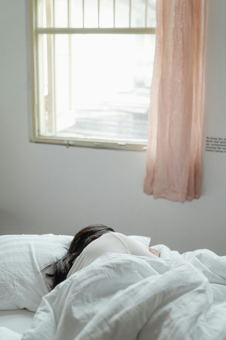 Giornata Mondiale del Sonno: consigli pratici per disconnettersi prima di dormire