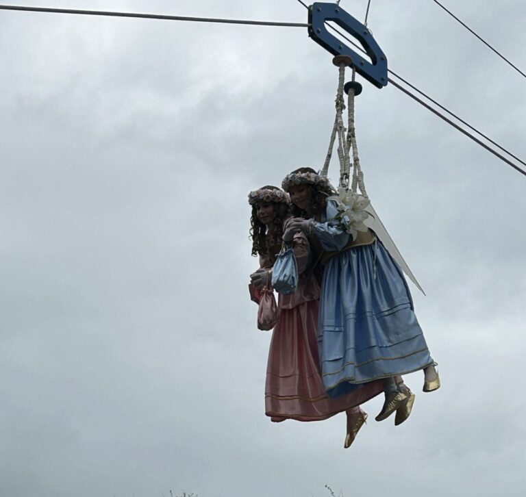 A Prata di Principato Ultra la magia del Volo degli Angeli per la festa dell’Annunziata