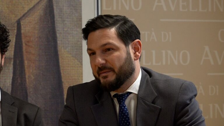 Crisi al Comune, Aquino (M5S): città bloccata, la Sindaca si dimetta e torniamo al voto