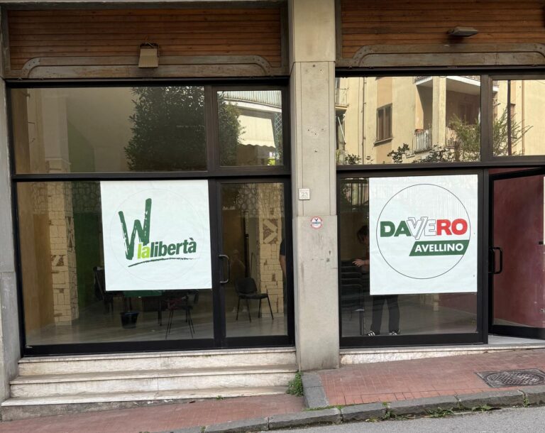In città spuntano i vessilli di “Davvero” e “Viva la Libertà”
