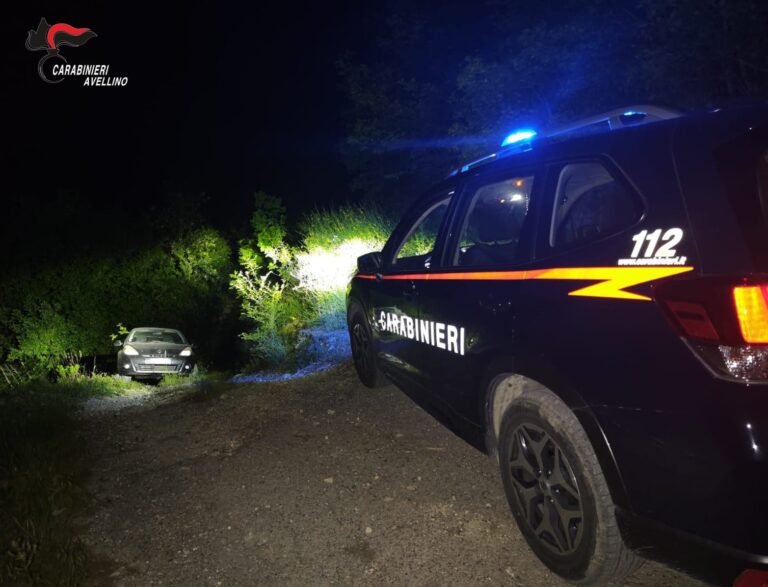 Resta bloccato con l’auto vicino a un burrone. Chiama il 112