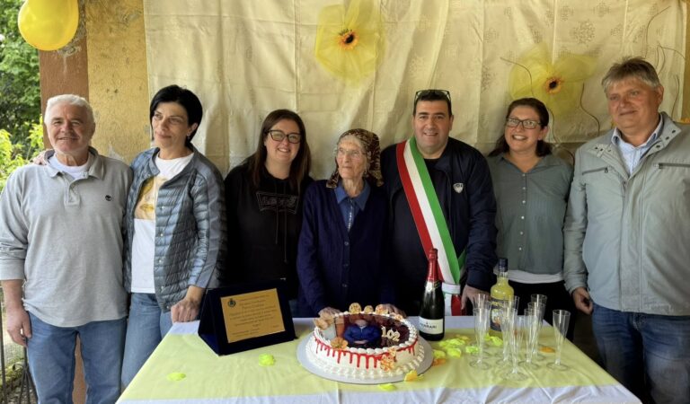 Volturara Irpina festeggia i 102 anni di nonna Cristina