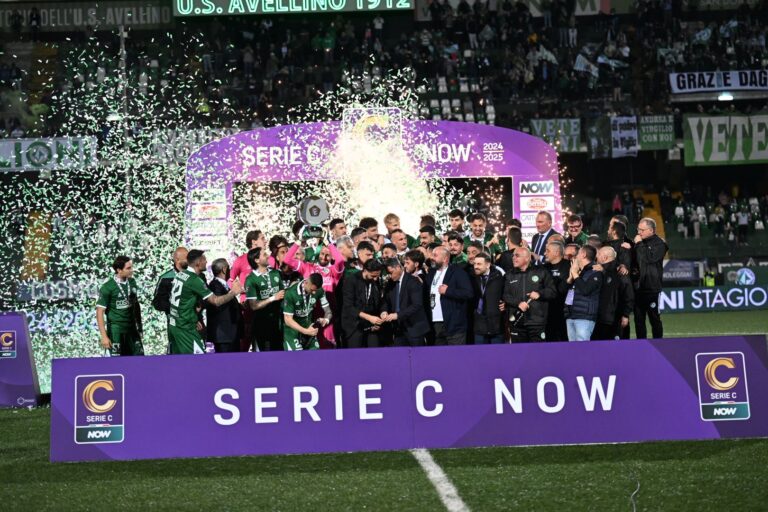 L’Avellino porta la Coppa in città – La fotogallery di IrpiniaNews