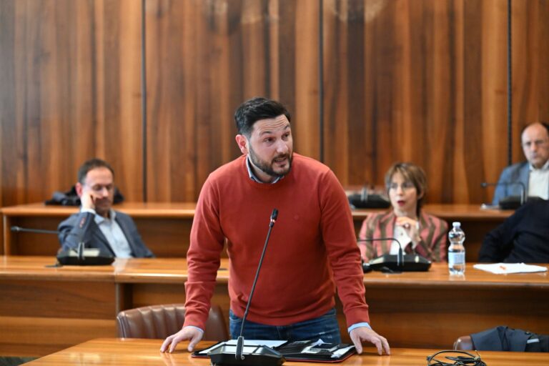 Crisi al Comune, Aquino (M5S): siamo ben  oltre i tempi supplementari