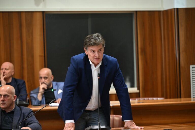 Il Patto Civico da’ “fiducia” alla Nargi: viatico nuovo, dimostra voglia di governare