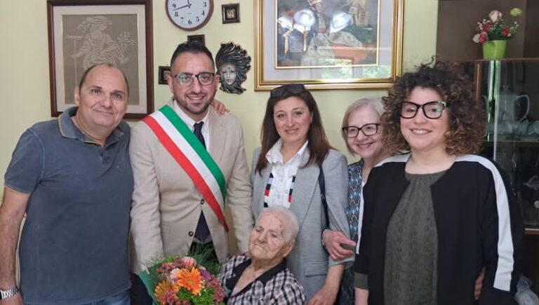 Santa Paolina festeggia i 103 anni di nonna Vita: auguri anche dall’Avellino Calcio