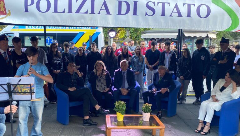 Il Questore Picone tra i giovani nel cuore della movida: “Fare prevenzione, non solo repressione”