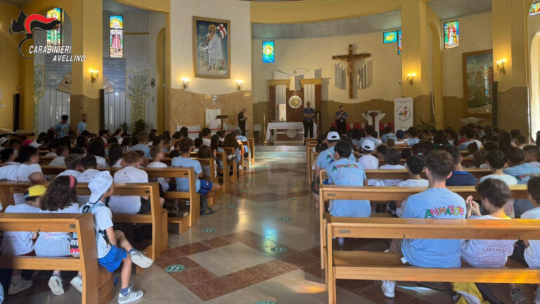 Carabinieri incontrano 250 ragazzi dell’Oratorio Estivo: focus su truffe, bullismo e rischi della rete