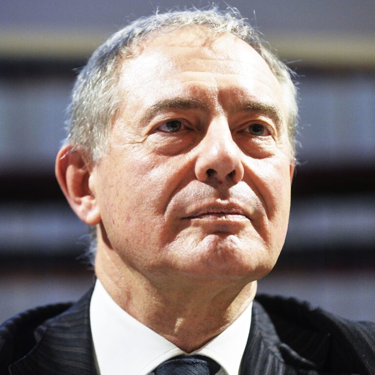 Il Ministro Urso a Nusco per l’inaugurazione delle nuove linee automatizzate della SAI