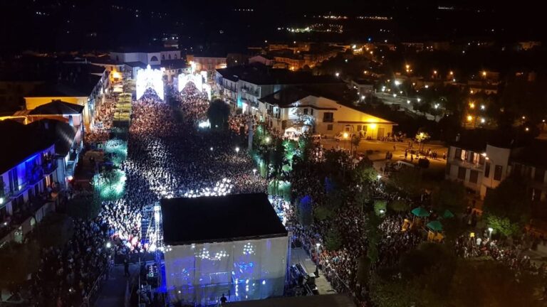 Luci in centro a Lioni, concerti e spettacoli in piazza ad agosto