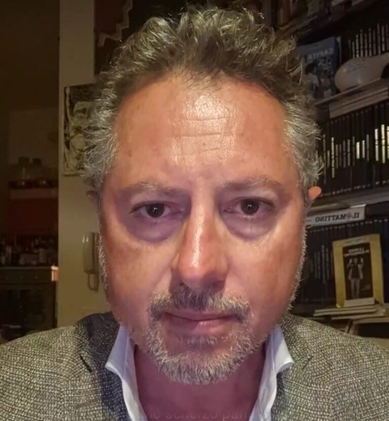 Aggredito in piazza, il deputato Borrelli: non accetto mezze solidarietà, risparmiatele