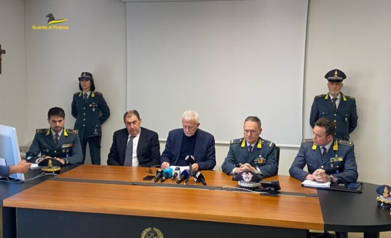 False assunzioni con il decreto flussi. La Procura Antimafia chiede il processo