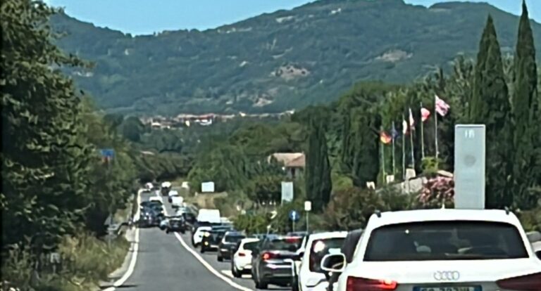 Incidente sulla Variante: traffico in tilt in entrambi i sensi di marcia