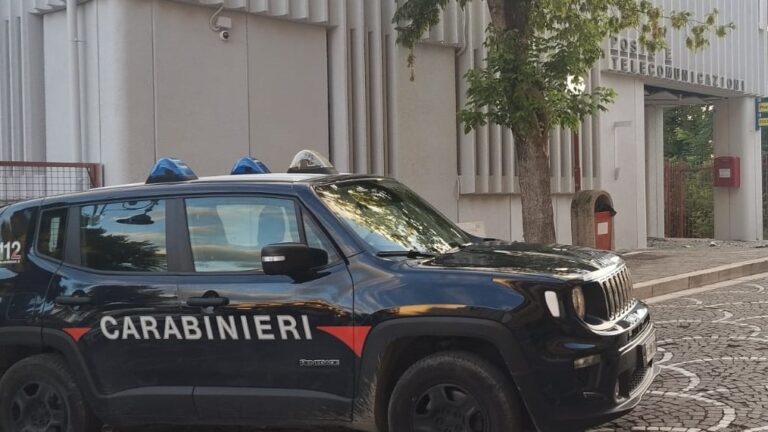 Montecalvo Irpino, esplosione e furto bancomat: indagano i Carabinieri