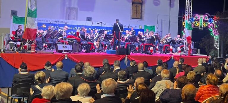 FOTO/ Emozioni intense per la targa dedicata a Salvo D’Acquisto e il concerto della Fanfara dei Carabinieri