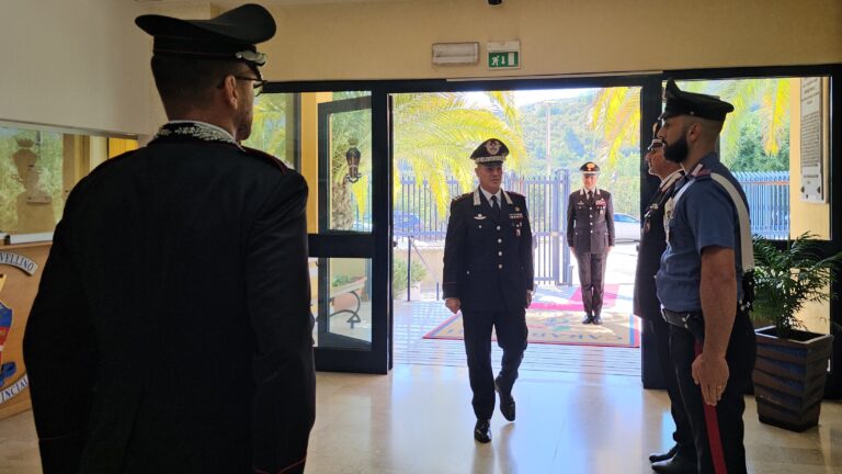 Il saluto del Generale La Gala al Comando Provinciale dei Carabinieri: parole di apprezzamento per l’impegno dei militari