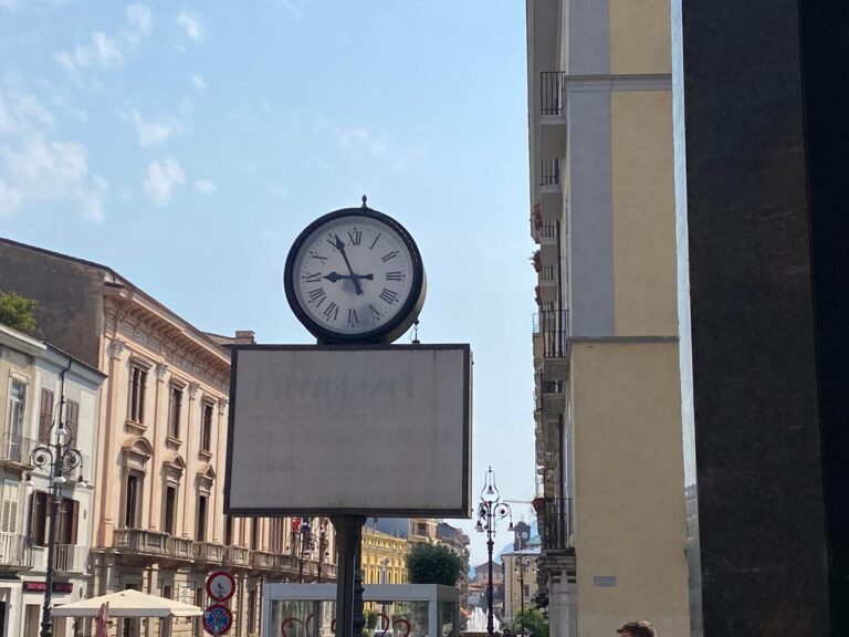 Avellino, la città del tempo perduto