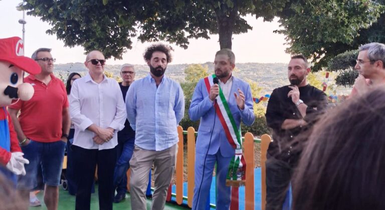Venticano, inaugurato il nuovo parco giochi in piazza Monumento ai Caduti
