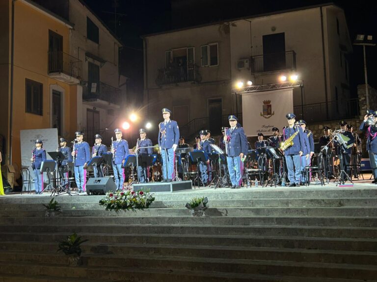 Pietrastornina: solidarietà e cultura. Donazione di sangue e concerto della fanfara della Polizia di Stato