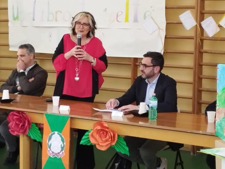 Furto dei tablet al Galiani, la dirigente: offesa al futuro dei nostri ragazzi