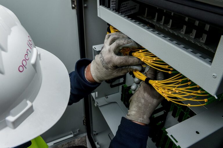 Open Fiber: interventi straordinari ad Avellino per ripristinare la rete in fibra ottica