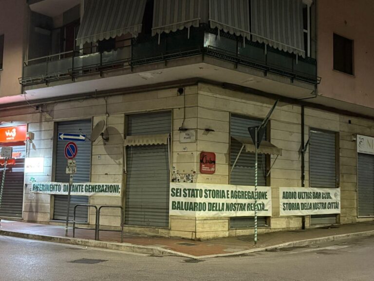 Avellino, chiude il Bar Club: il saluto dei tifosi