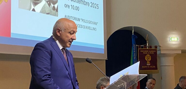 Il Questore ai giovani: “Impegnatevi, anche in politica. Stacchiamoci dal passato nero”