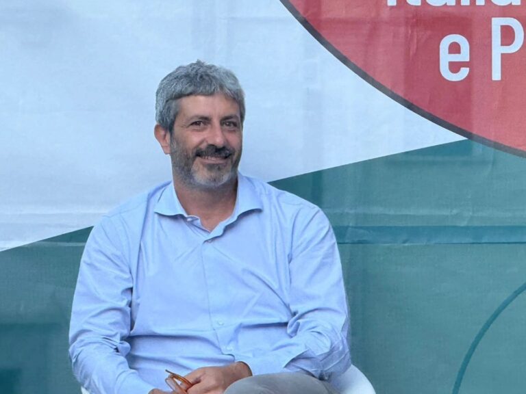 Cori leghisti contro il Sud a Pontida, Fico: hanno il dovere di chiedere scusa