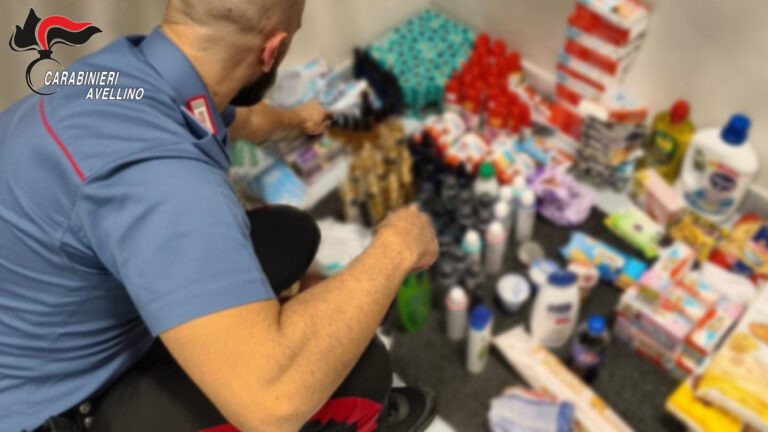 Giovane coppia sorpresa con refurtiva: denunciati dai Carabinieri per furto aggravato in concorso