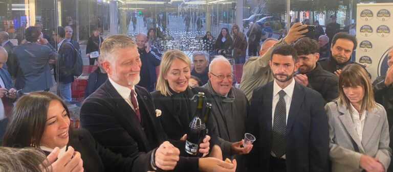Il Ministro Giuli brinda all’Irpinia: “Giornata meravigliosa, questa terra merita di essere rappresentata meglio”