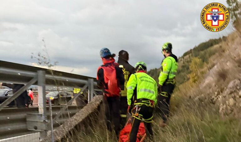 Salza Irpina, non ce l’ha fatta il giovane precipitato dal cavalcavia