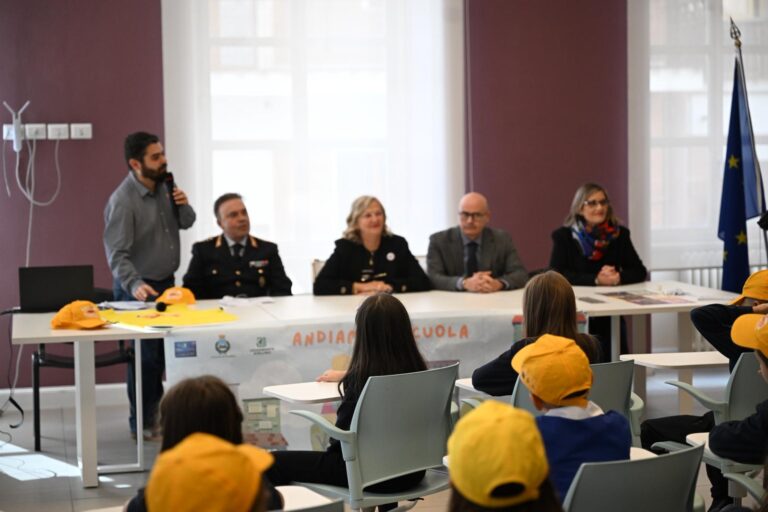 VIDEO/ Ad Avellino arrivano le multe morali agli automobilisti incivili fatte dai bambini