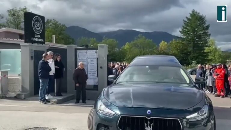 VIDEO/ Morta di parto alla Malzoni, a Lioni l’ultimo saluto a Concita